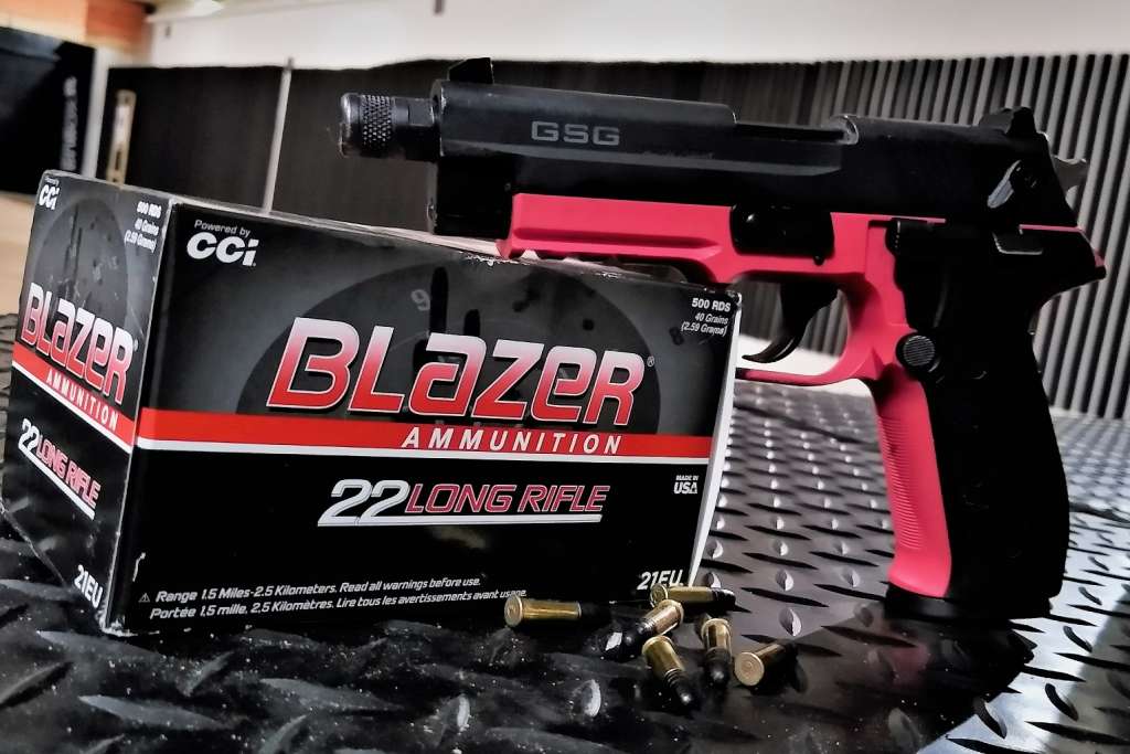 Pistolet bocznego zapłonu z amunicją .22 LR